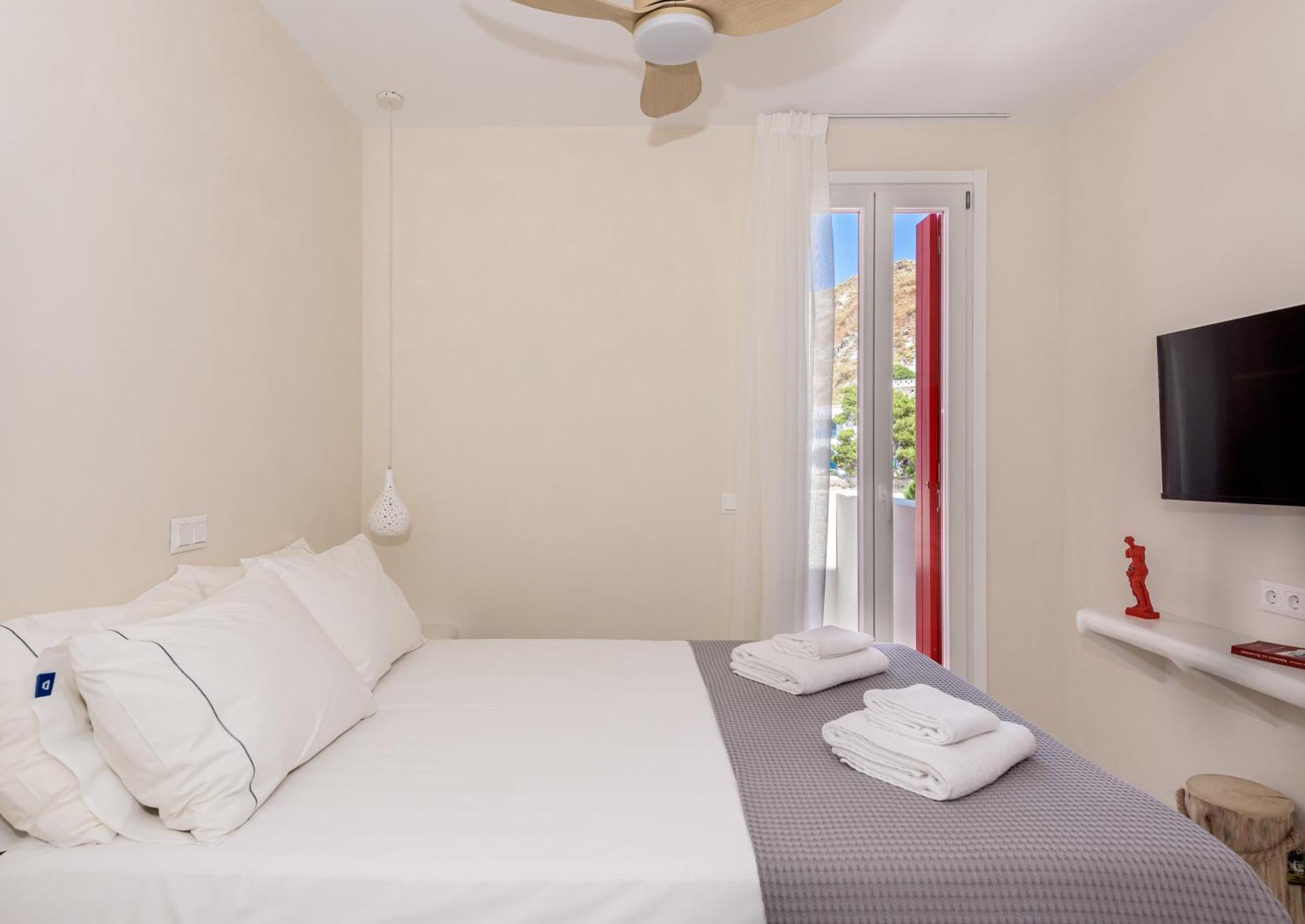 Klima Bay Beachfront Boutique Houses Room photo