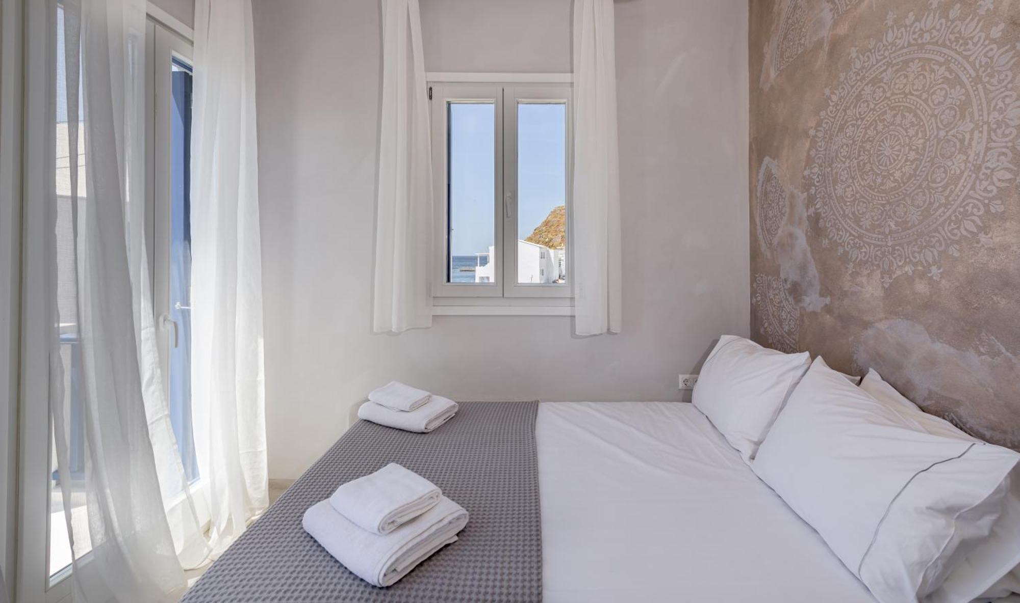 Klima Bay Beachfront Boutique Houses Room photo