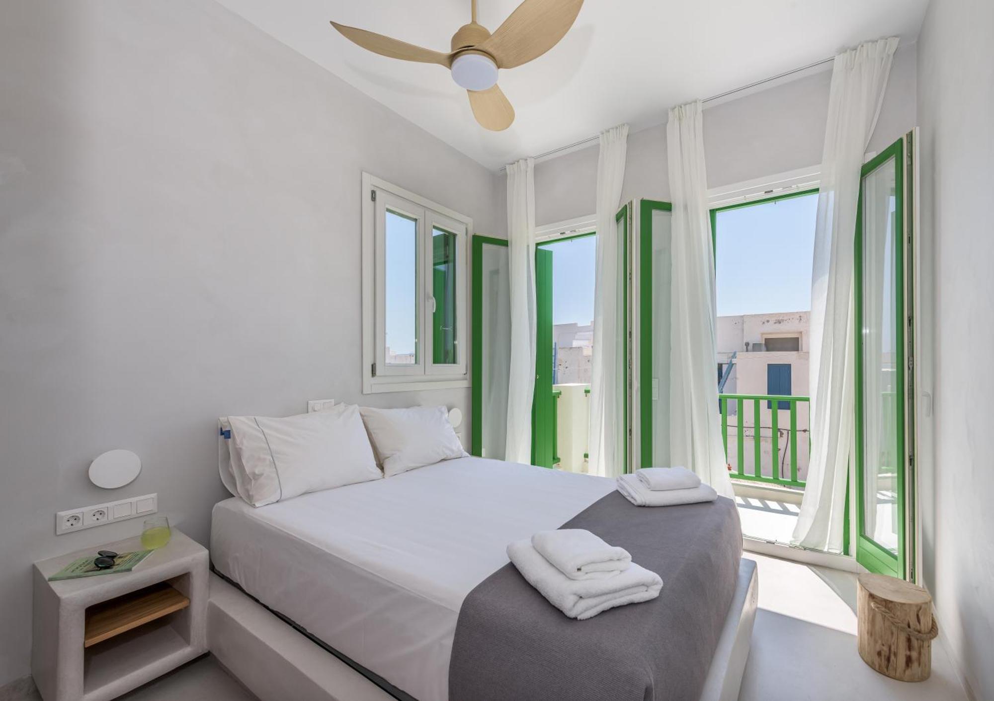 Klima Bay Beachfront Boutique Houses Room photo